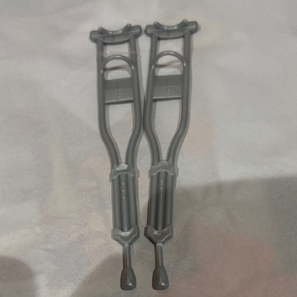 Barbie  Crutches